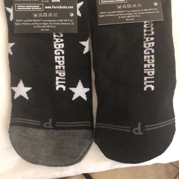 2pairs of Elvis Presley low cut Men’s black socks one size fits most - Picture 6 of 7